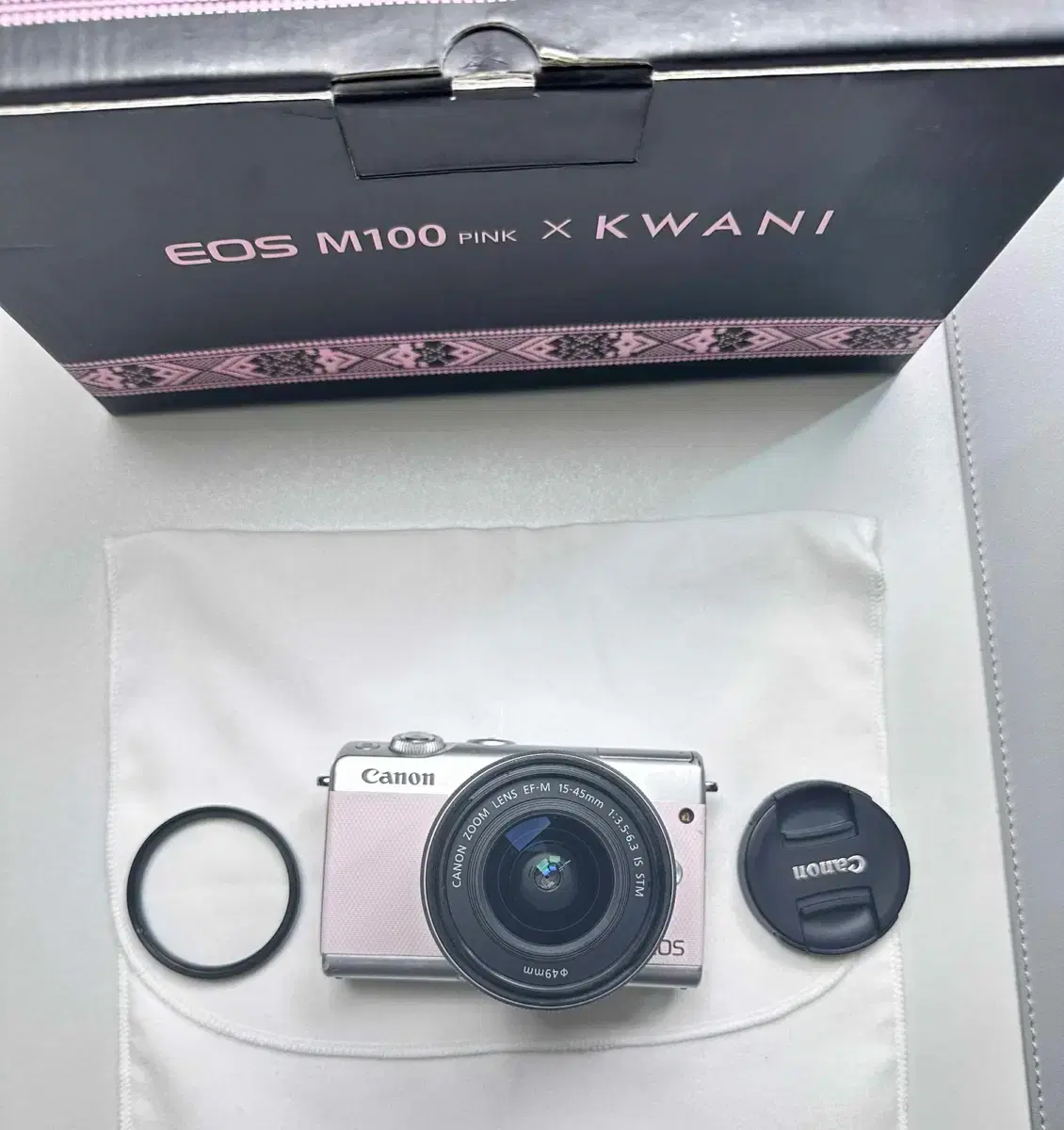 Canon EOS M100 ピンク EF-M 15-45mm Pink Canon M100 Year Canon EOS